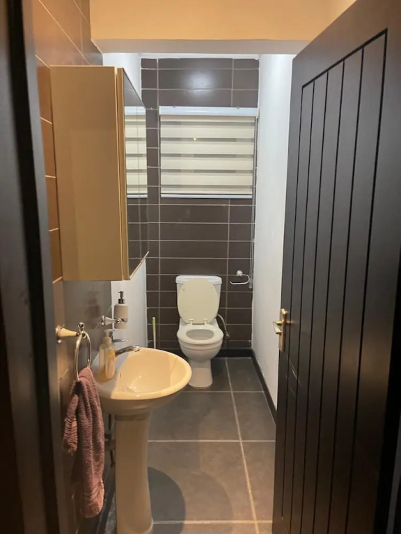 Remarkable 2-bed Apartment in Accra