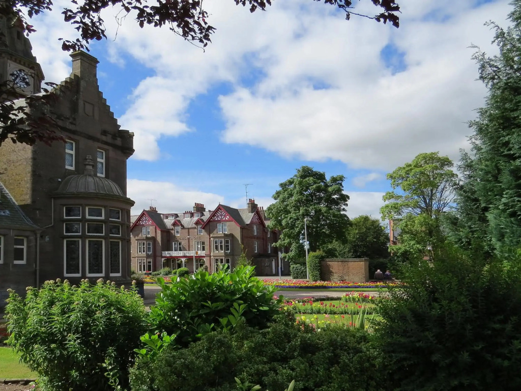 Glenesk Hotel