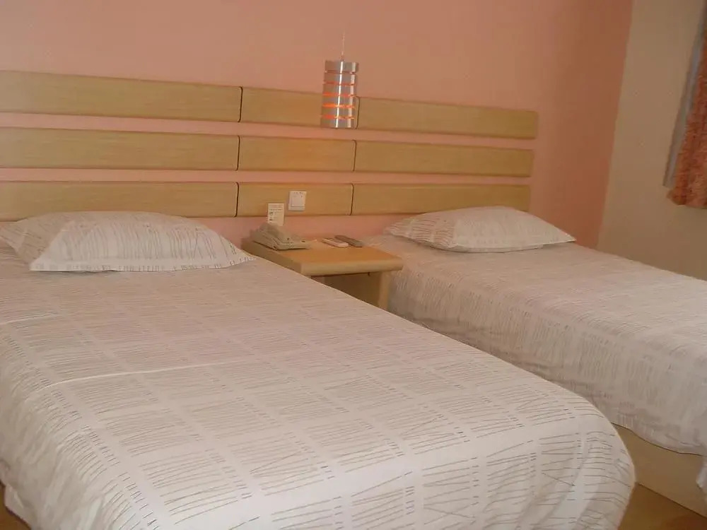 Hanting Hotel (Jinan Quancheng Plaza Chaoshan Stre