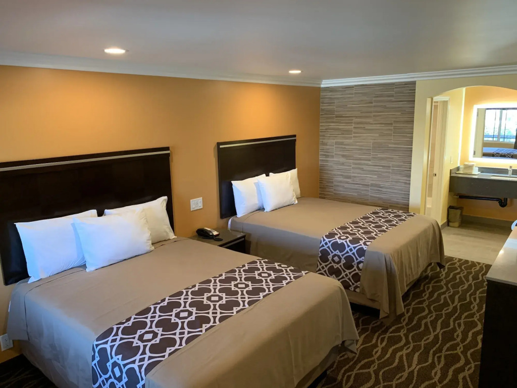 Industry Inn & Suites