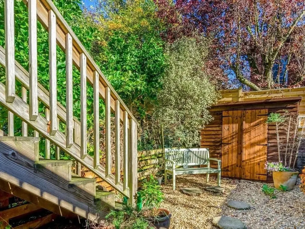 Central Townhouse With Double Terrace and Free Parking