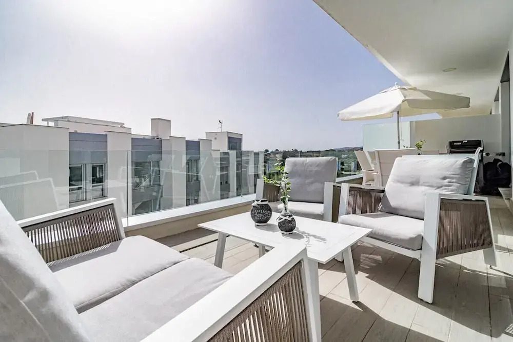 Lm11.1a- Modern Flat, Amazing Views