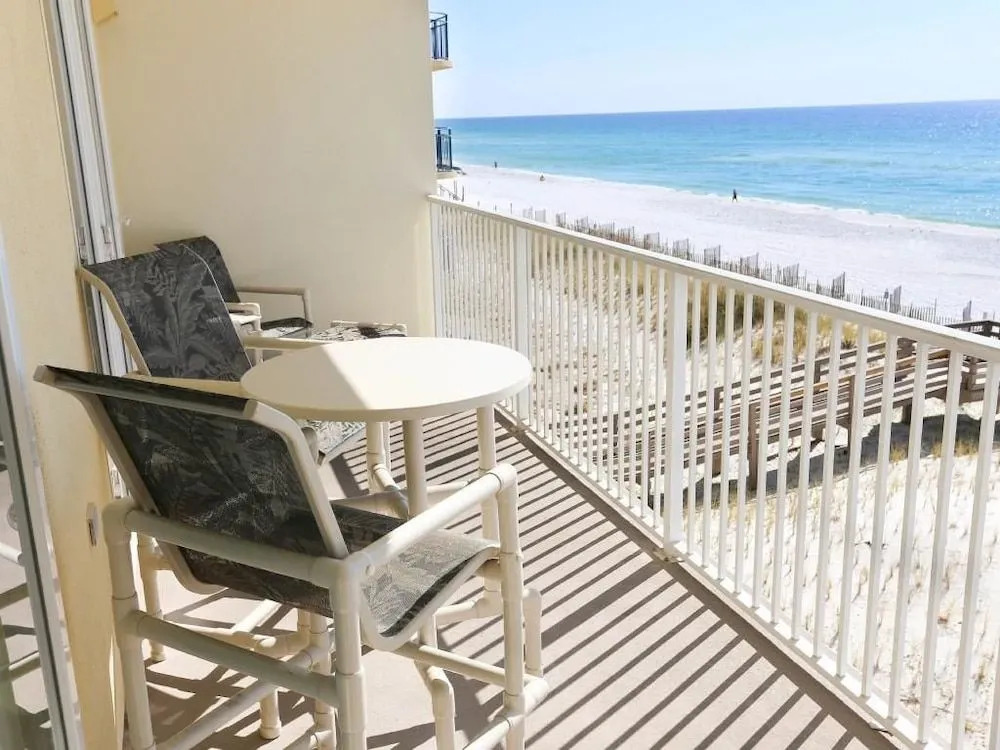 3rd Floor SeaDunes 3 Bedroom Apartment by BnD