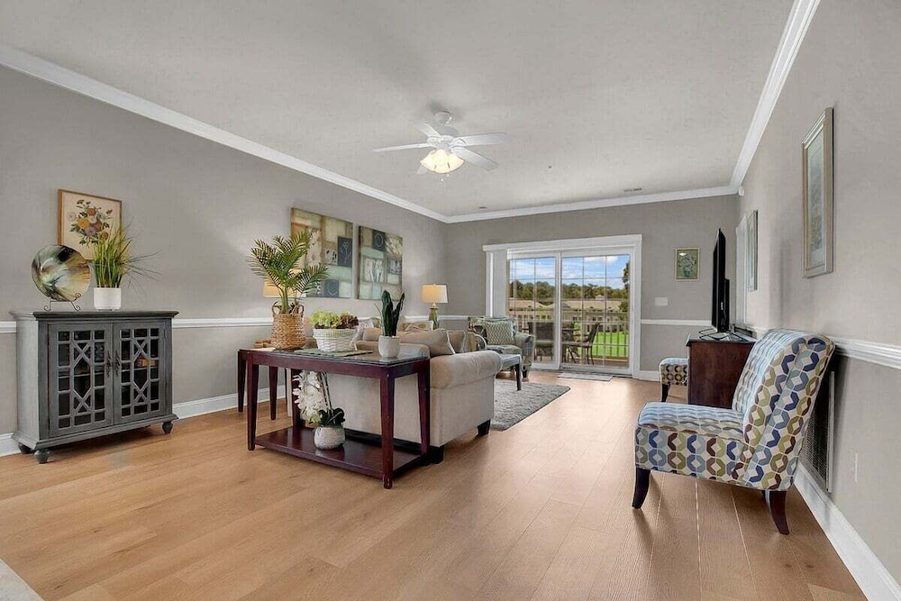 Magnolia Pointe Luster Leaf 4890-301
