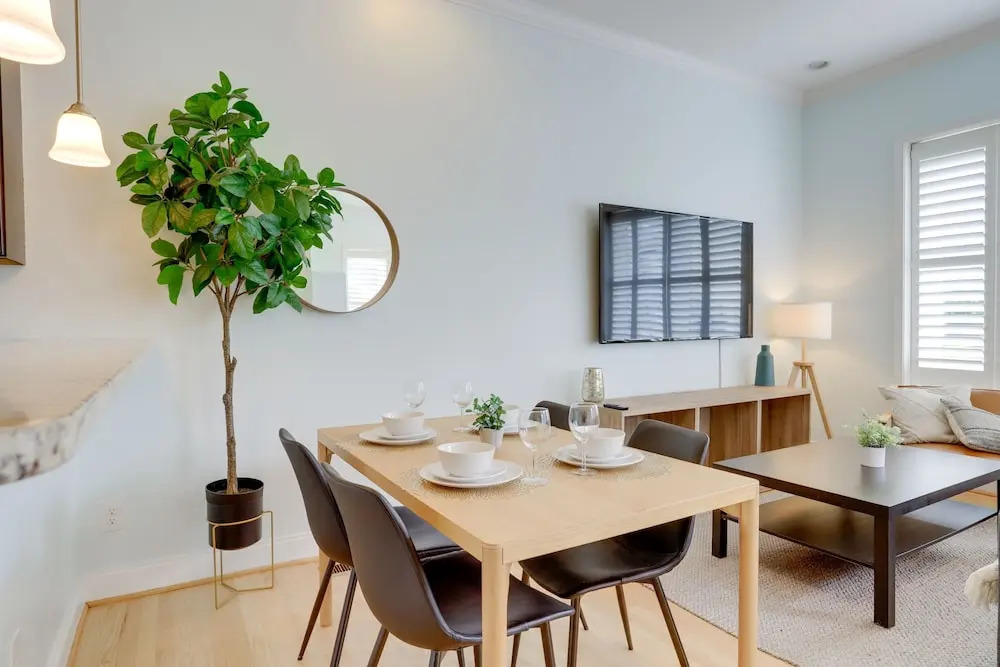 Exquisite 1 BR Apartment at Alexandria