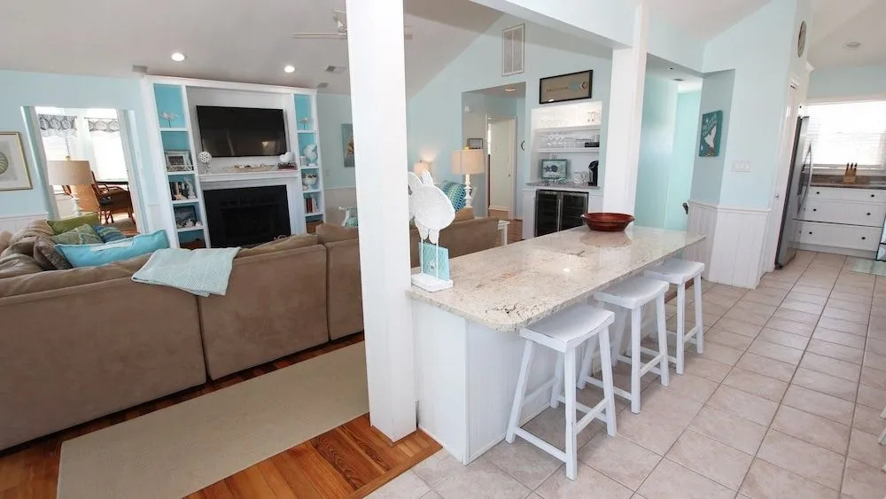 It's All Good - 5 Br home by RedAwning