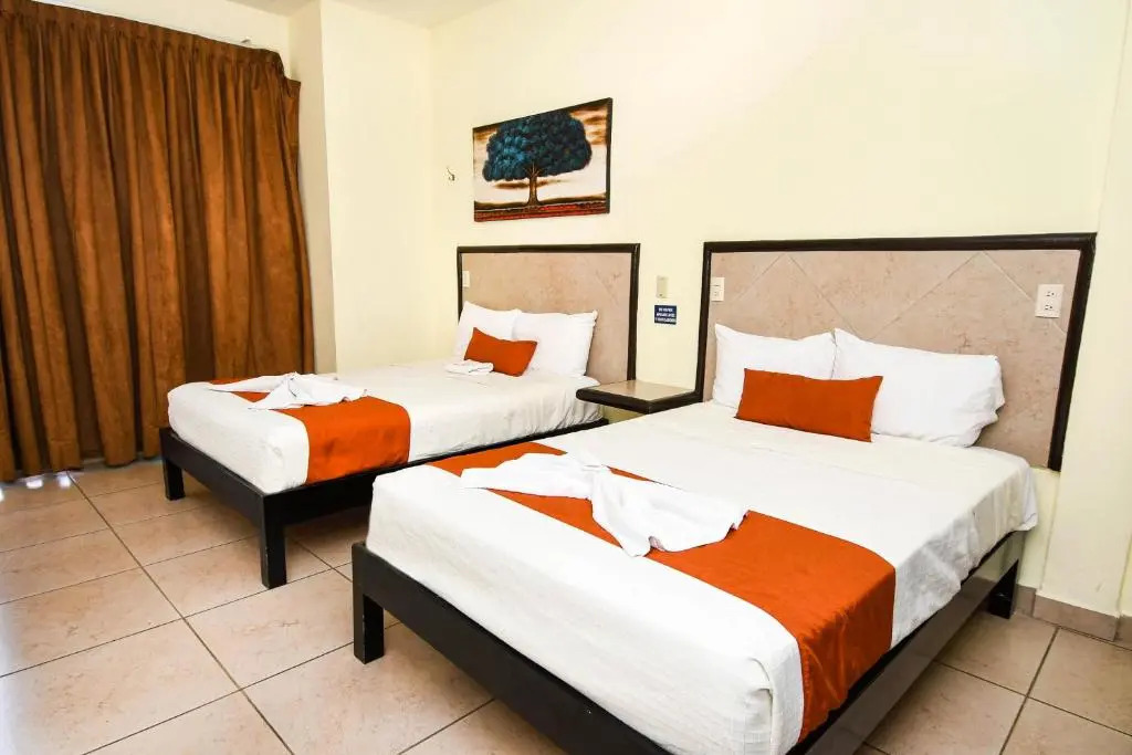 Hotel los faroles