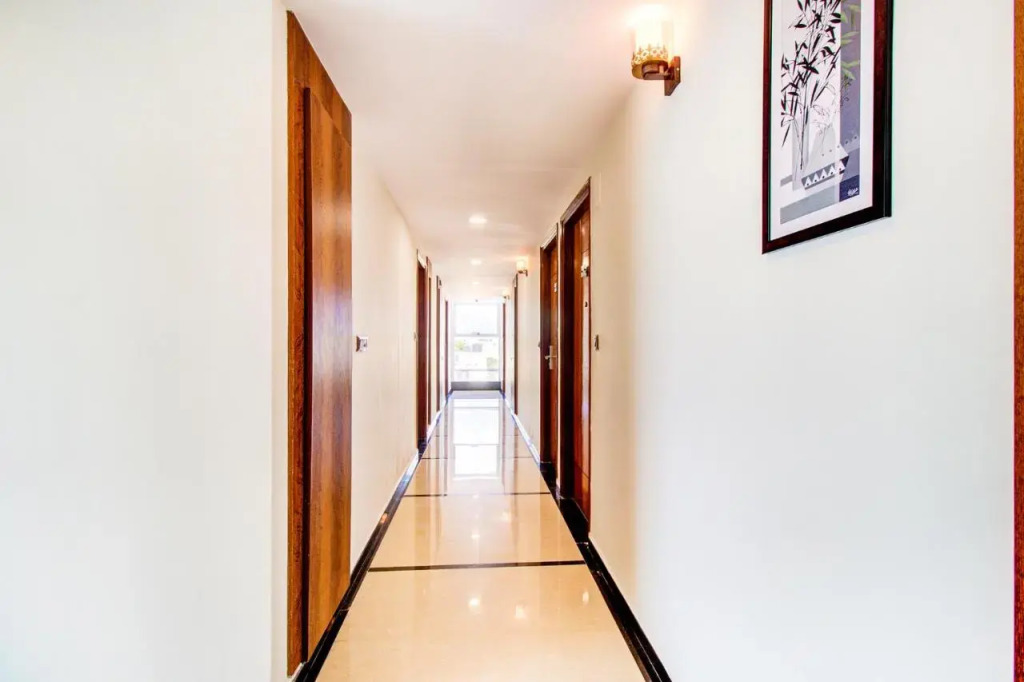 FabHotel Prime The Royal Suites - Nr Gopalan Innovation Mall