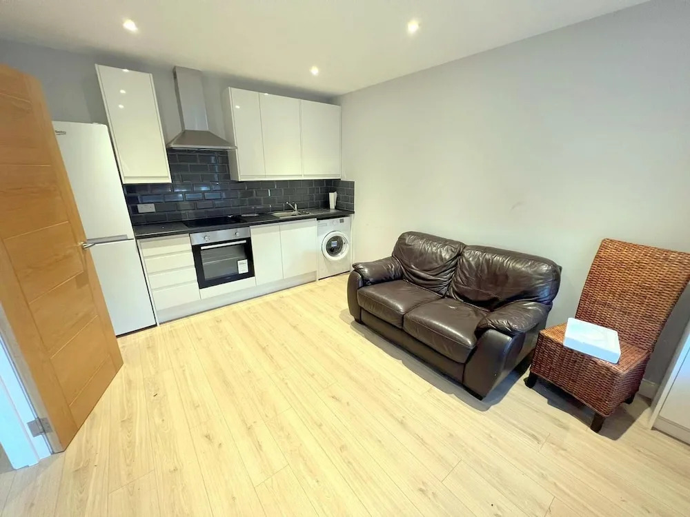 2-bed House - Sleeps 5 & Central Links