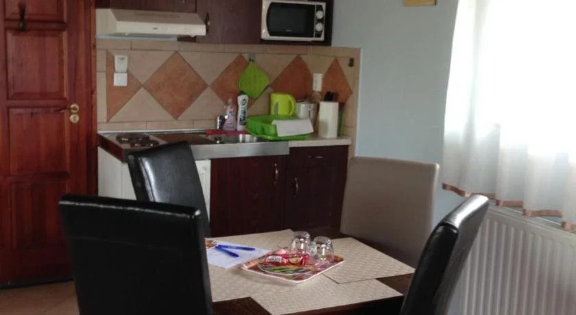 Cherry Apartmanház