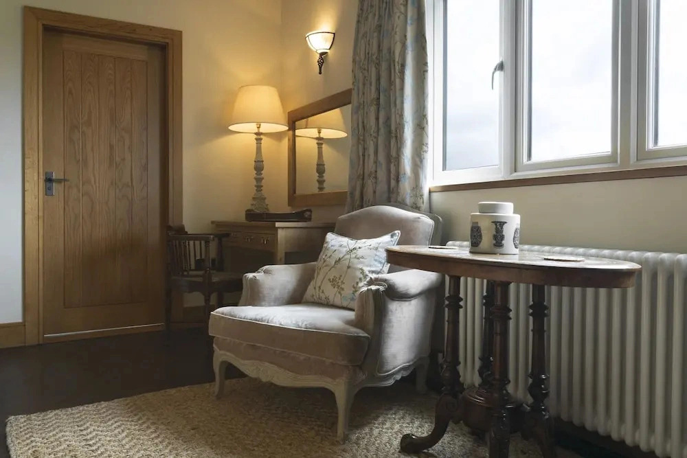 Lyth Valley - X6 Bed Country House Ridgestone