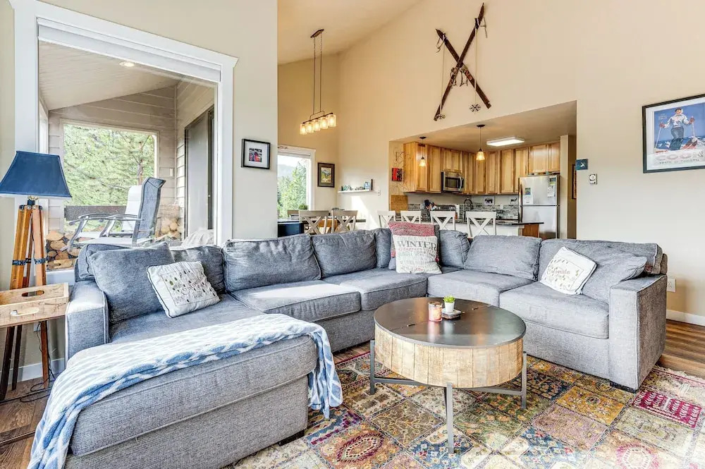 2 Mi to Winter Park Slopes: Mtn-view Condo!