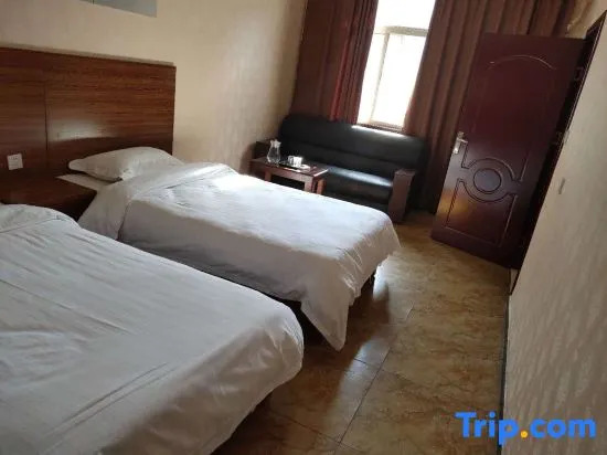 Junxian city gold fast hotel
