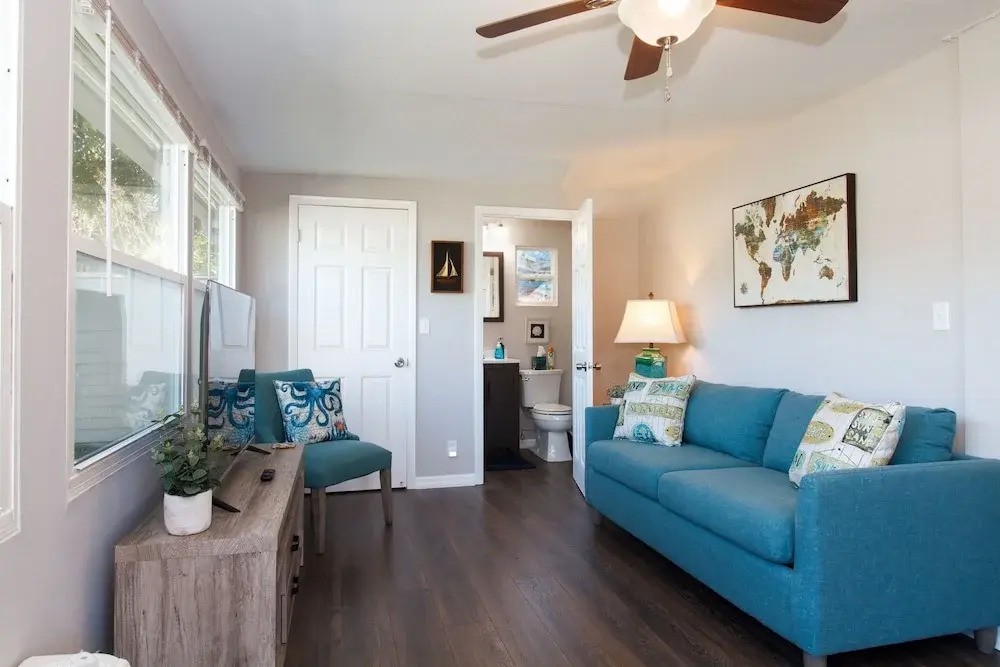 5 O'clock Somewhere - Short Term Rental 3 Bedroom Home by RedAwning
