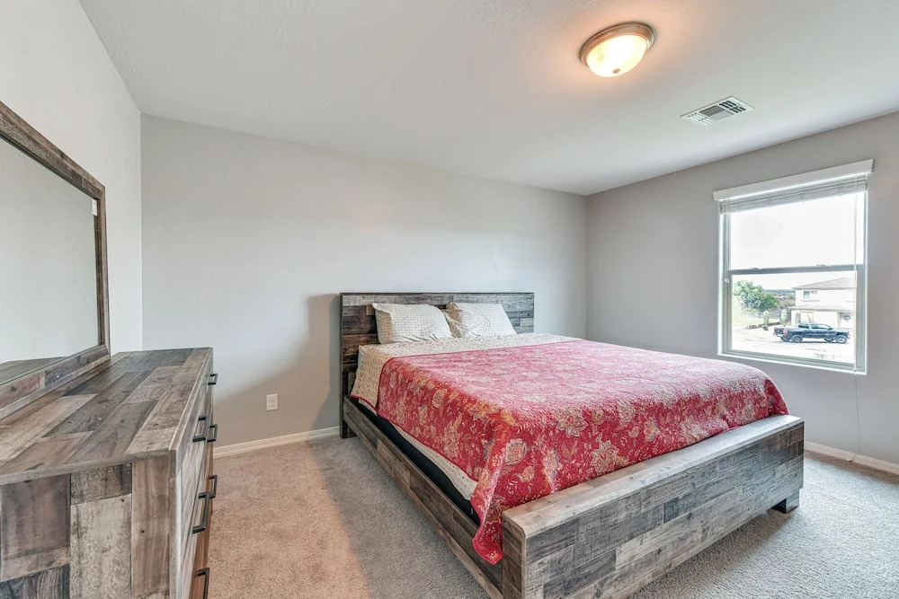 Pet-friendly Home w/ Fenced Yard in Florence!