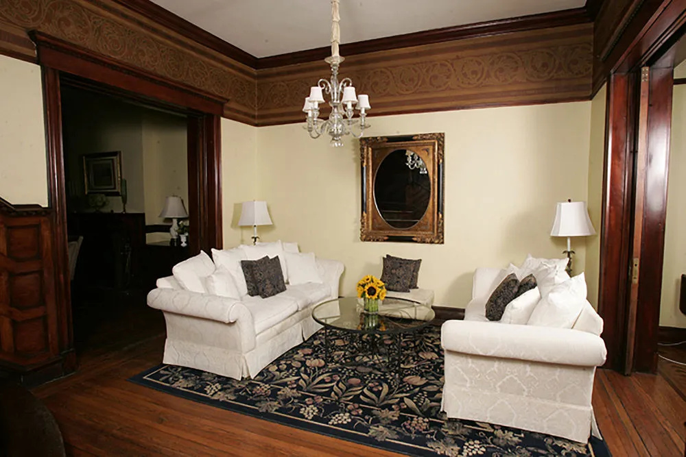 Morgan State House Inn