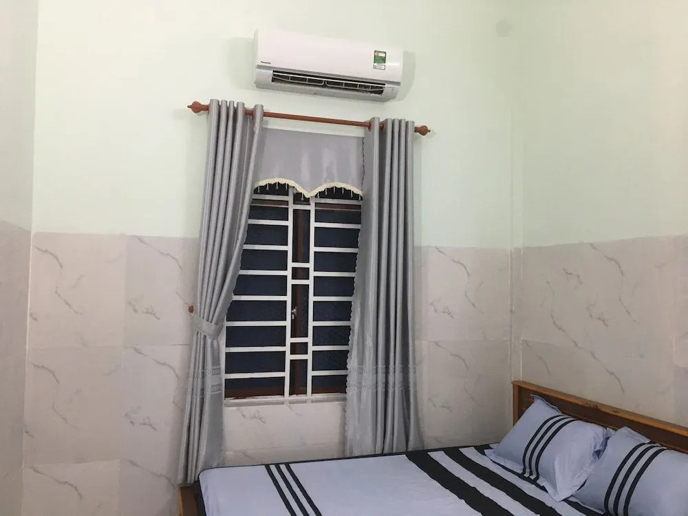 Khách sạn Ngọc Quỳnh