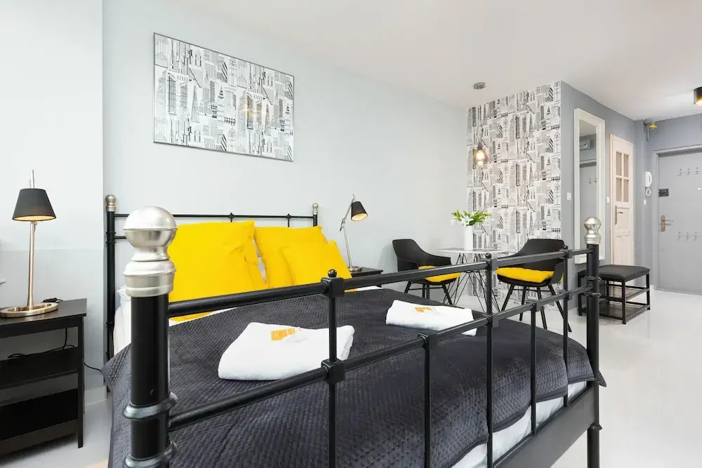 Studio Warsaw Bagno by Renters