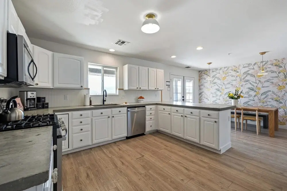 Sunflower Ranch 1mi From JT New Pool + Game Room