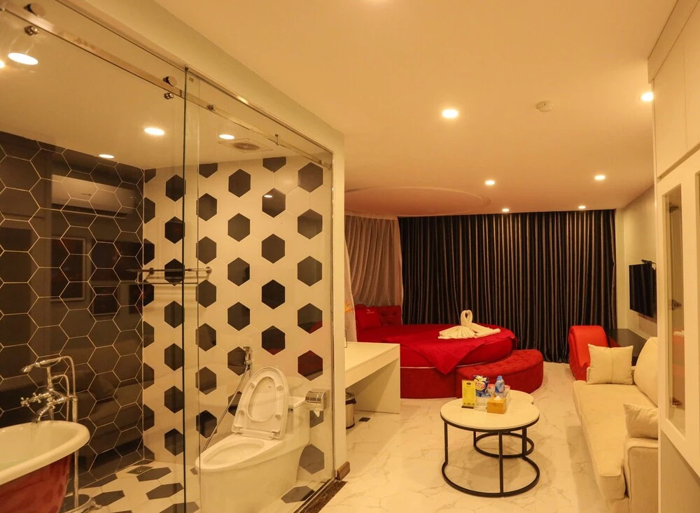 Golden Hotel