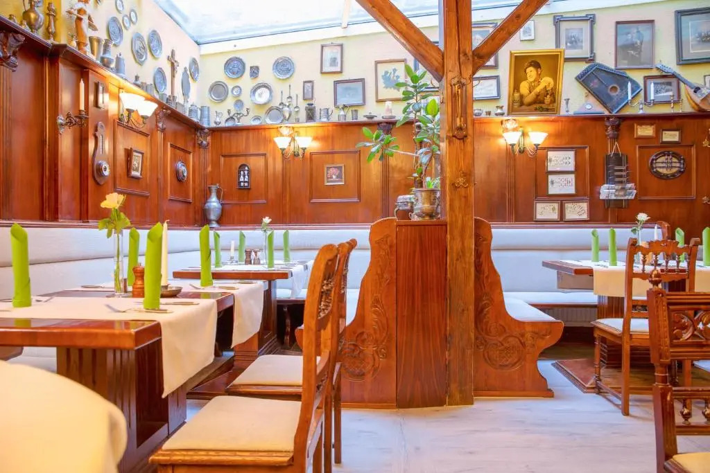 "Zur Altstadt - Am Fuße der Osterburg" Gaststätte, Pension, FEWO