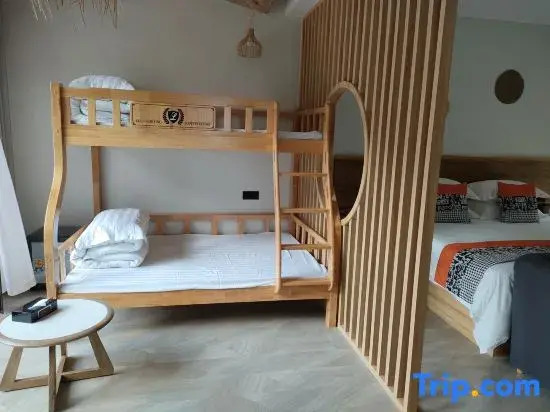 Huangshan Zhushuishan Residence