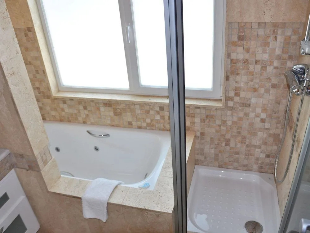 Villa in Vilamoura with Private Pool & BBQ