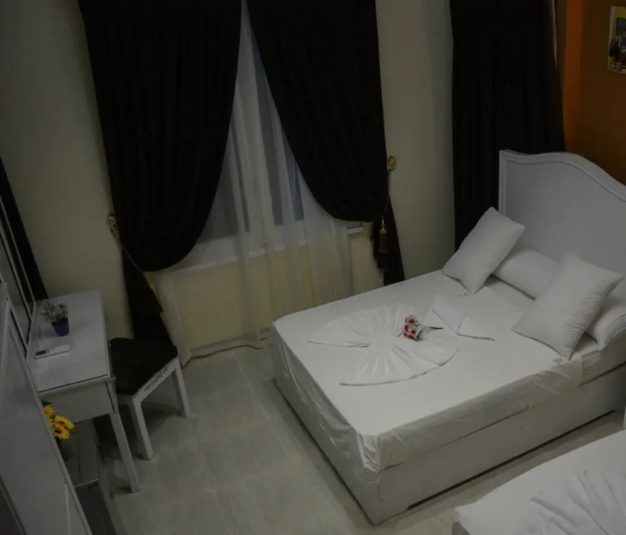 Crown Hotel