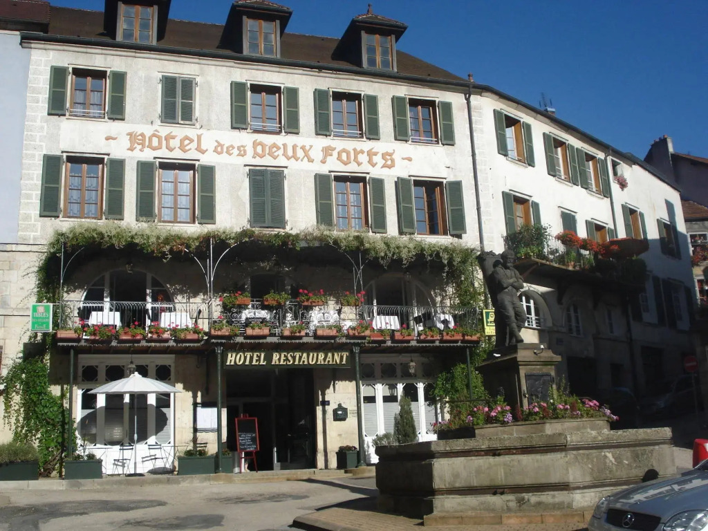 Logis Hôtel des Deux Forts