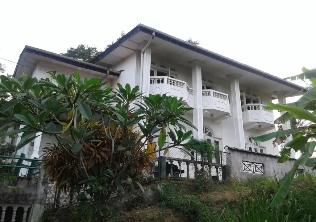 Kandy Hill Breeze ( Home Stay)