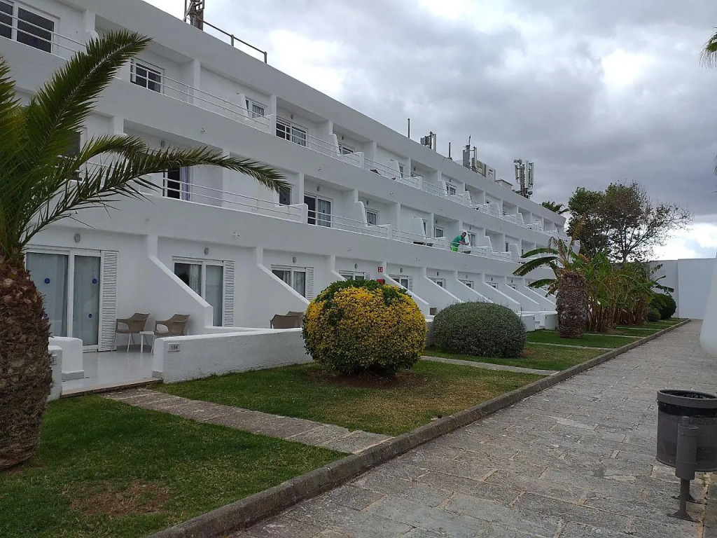 Flipflop Cala Mandía Hotel