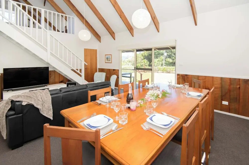 Pitcairn House