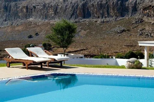 Kokkini Paparouna Villa