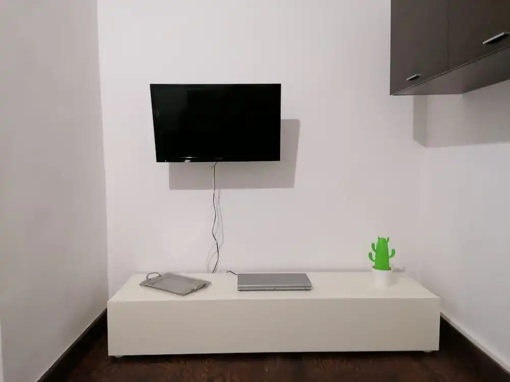 C-Side home & music