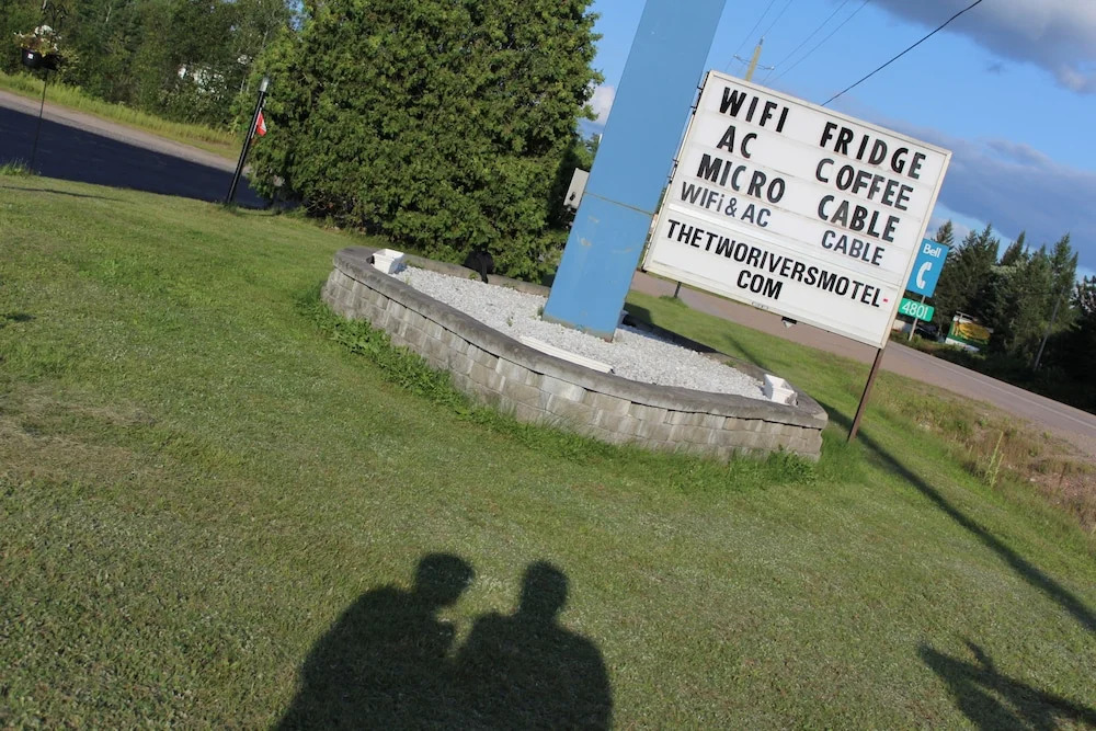 Two Rivers Motel
