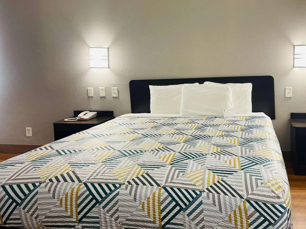 Motel 6-Duncanville, TX - Dallas