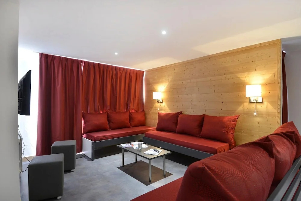 Residence Saintjacques Five-roomed Apartment for 11 People of 109 m2 S902