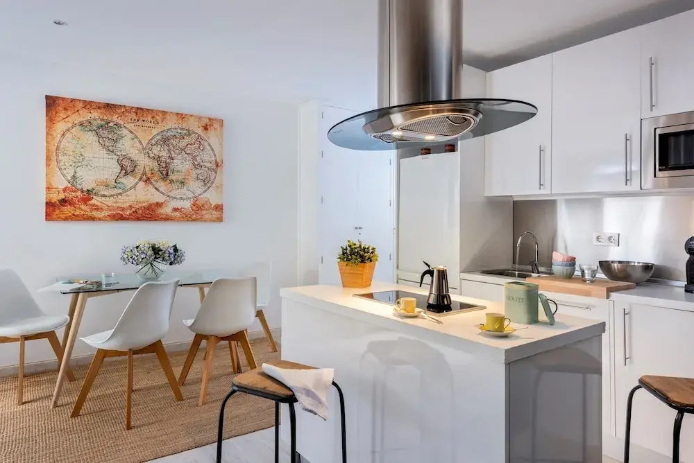 Modern Apartment in Great Location. Albareda II