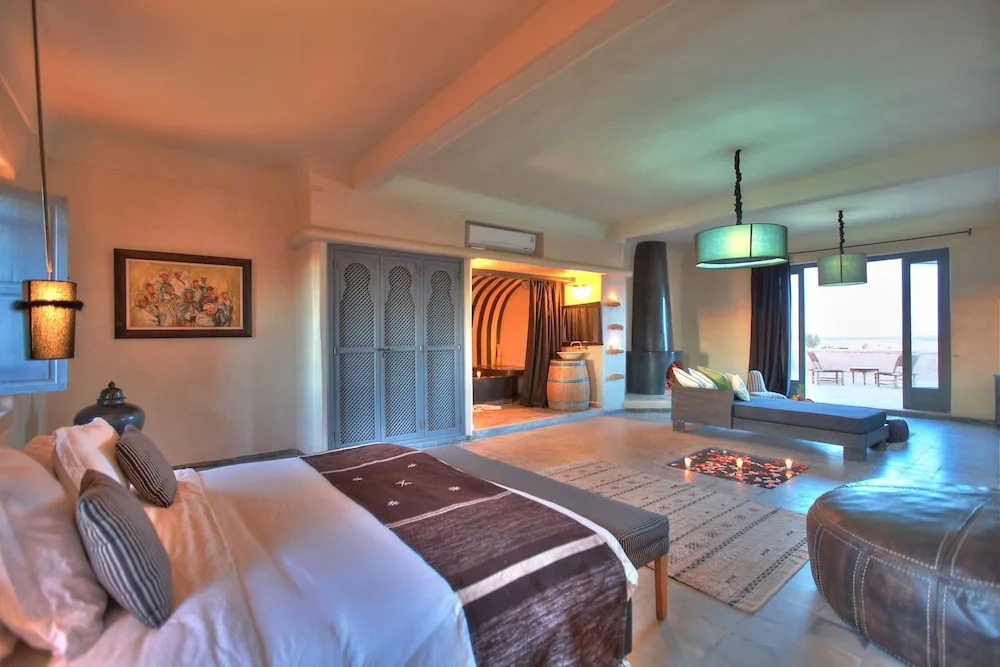 Villa Spacious Suites, Terraces Pool With Atlas View for Large Groups
