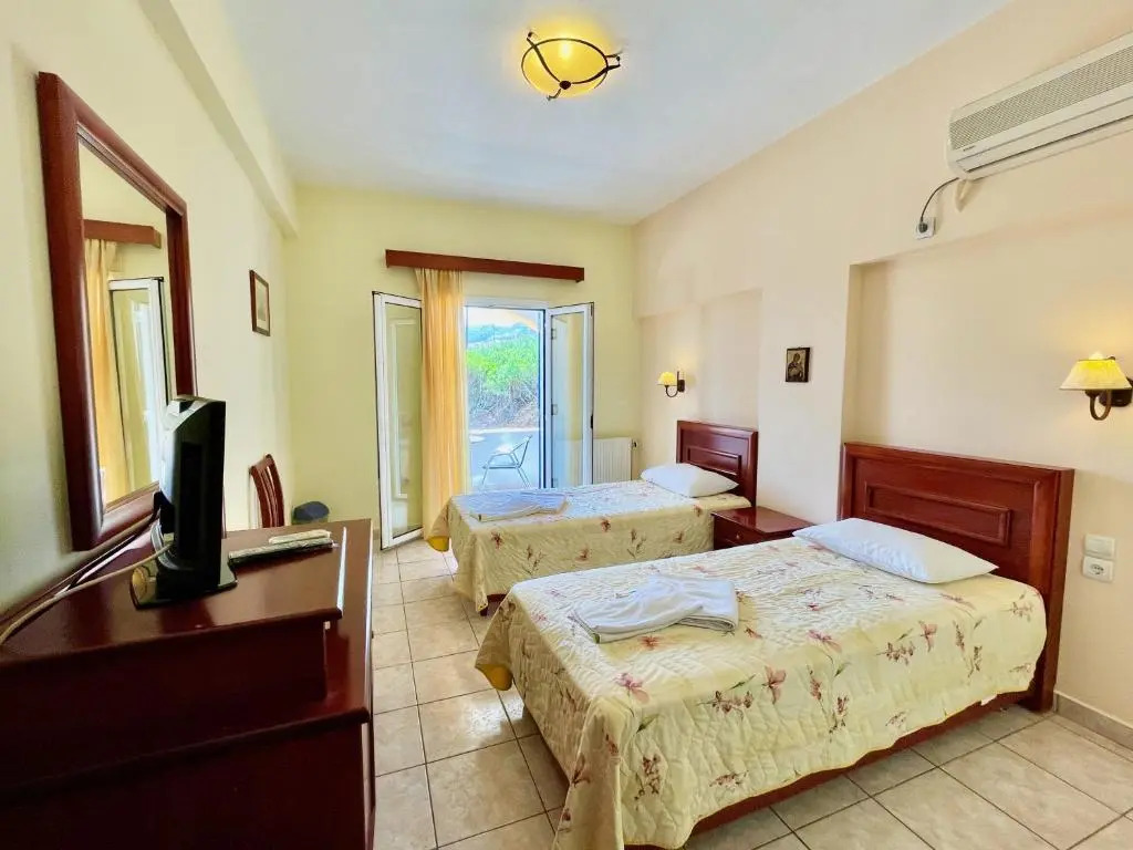 Venardos Hotel