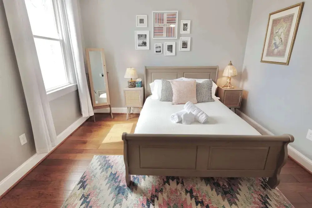 Terrific Family Townhouse + Parking x 2 Cars