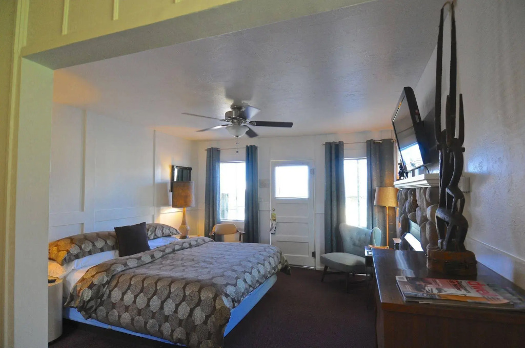 The Motor Lodge