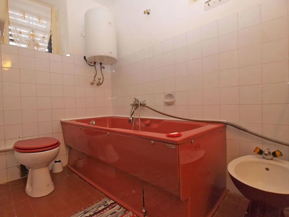 Apartment 1582