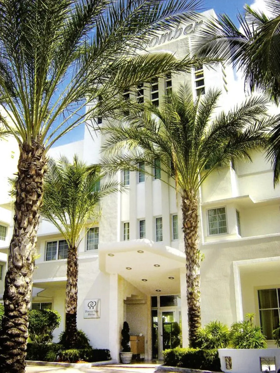 Kimpton Surfcomber Hotel by IHG