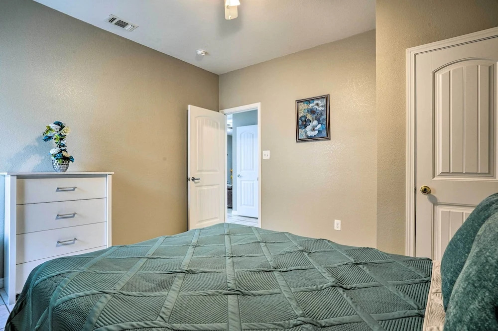 Pet-Friendly San Antonio Home w/ Yard & Patio