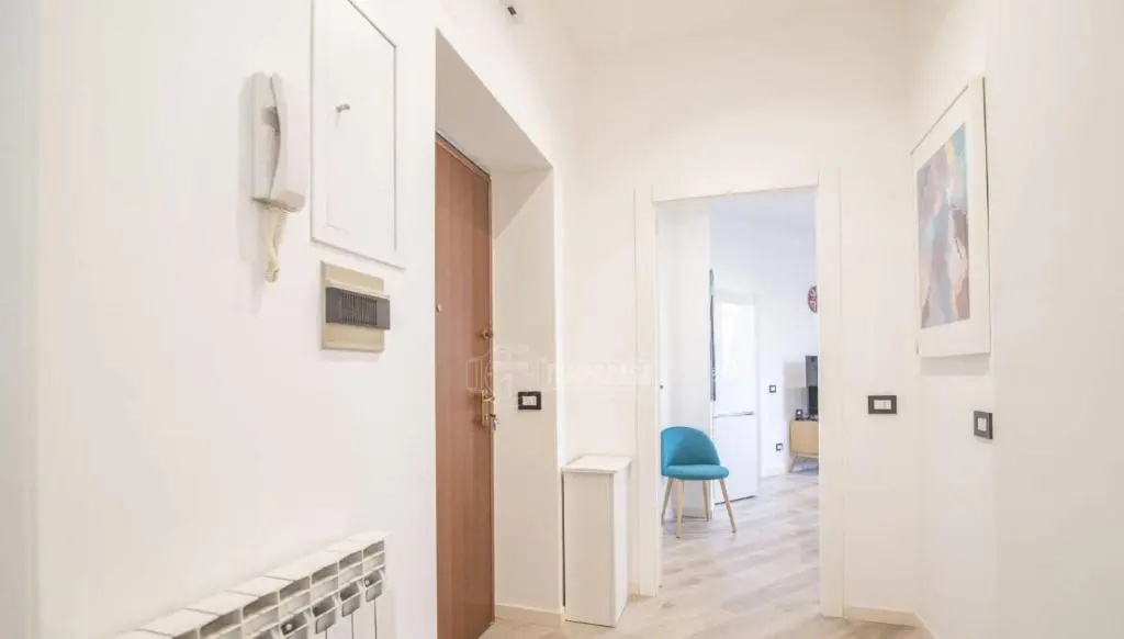 TheTechFlat-4people-2bedrooms-24Hours Self Check in - RedMetro Sesto Marelli Duomo Fiera - For professionals and remote workers 32inch Monitor and Desks optimized for laptop - No City tax required - great wifi - dishwasher, washing machine and microwave