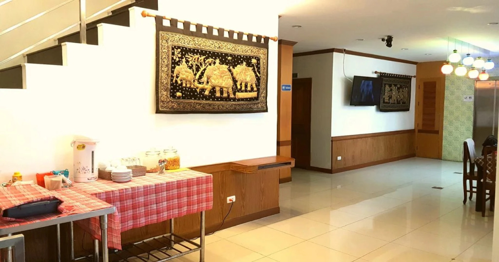Green Harbor Hotel & Service Apartment