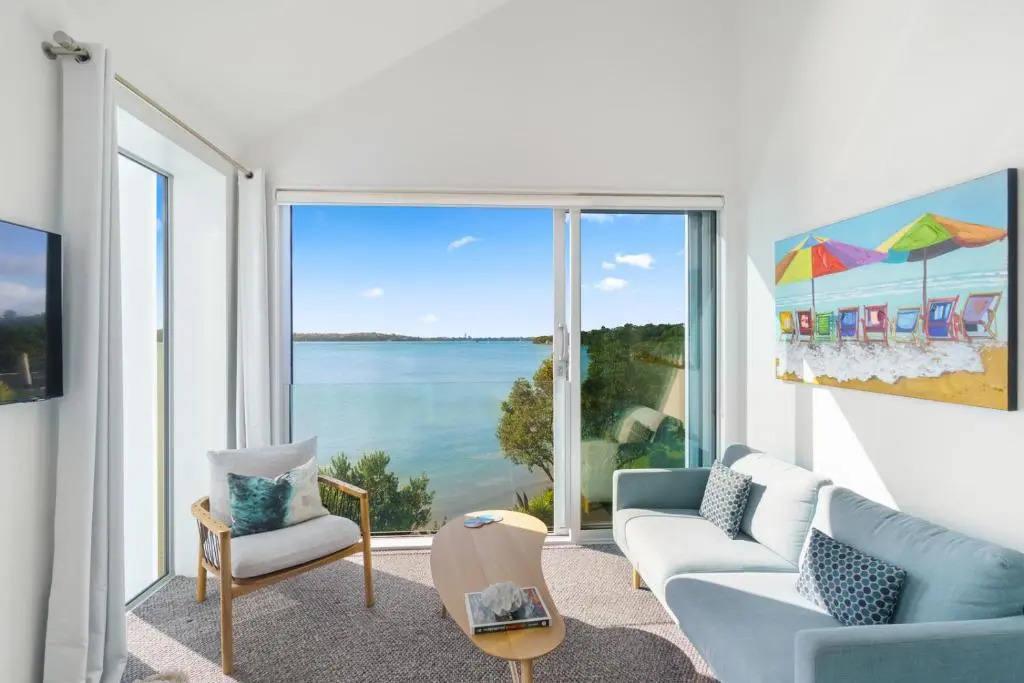 Harbour View - Westmere Holiday Apartment