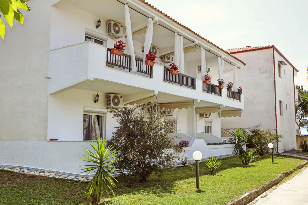 Golden Deer Apartments