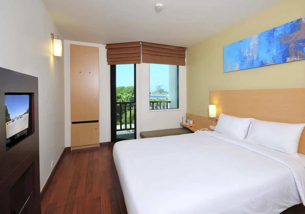 Отель ibis Phuket Kata